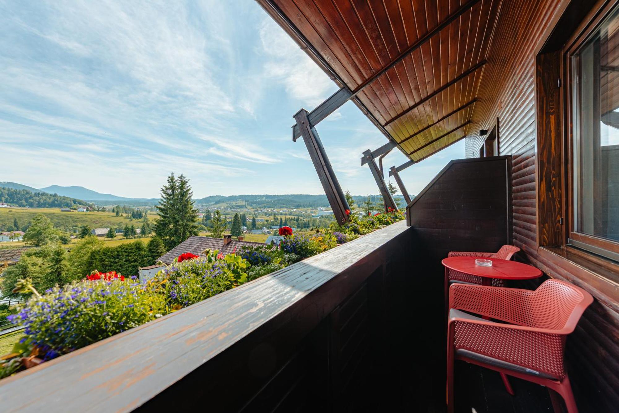 Pensiunea La Bella Vista Poiana Negrii Exterior foto